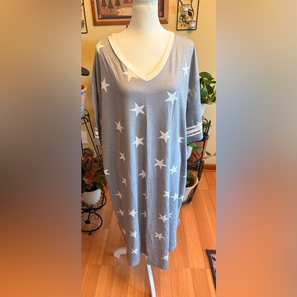 NWOT Women’s XXL Nightgown Sleepwear Gray W White Stars Viscose Polyester